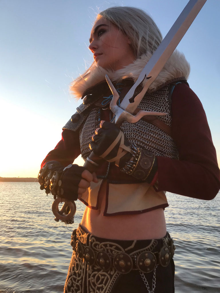 Ciri alternate outfit from the Witcher 3, at sunset with sword prop